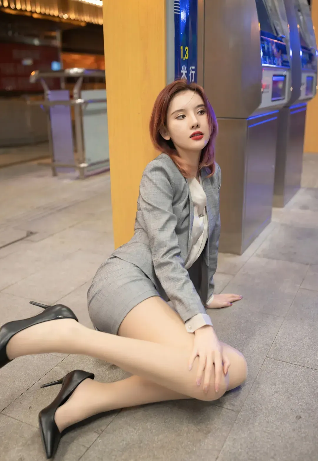 地铁上遇见一美女，让我心跳加速不止！  第3张